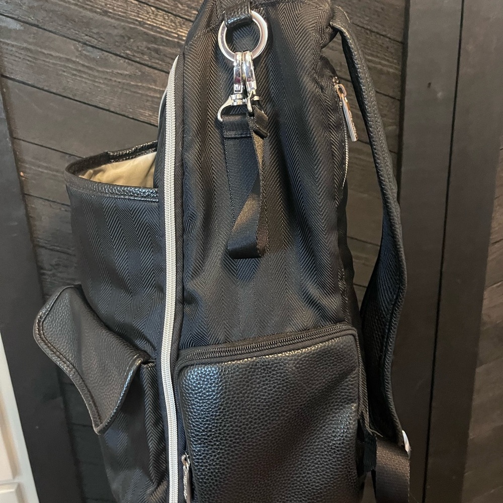 Itzy Ritzy Boss Plus Large Diaper Bag Backpack - Picture 3 of 6